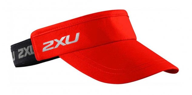 Козырек 2XU Visor артикул UQ2399f FSC/BLK красный с серым логотипом