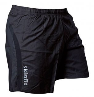 Шорты Skinfit Vento Running Shorts черные с черной вставкой по бокам и серой надписью Skinfit