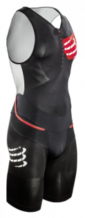 Стартовый костюм Compressport TR3 Aero Trisuit артикул TSUTRI-99 черный с красным, белые логотипы на груди и правом бедре