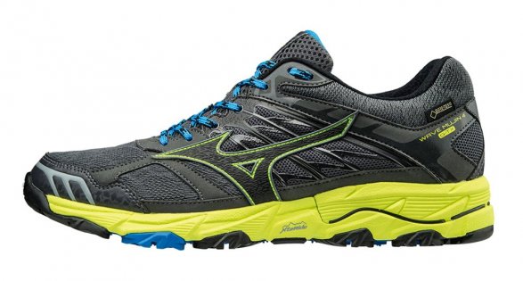 Кроссовки Mizuno Wave Mujin 4 G-TX артикул J1GJ1757 09 черные с желтой подошвой, синие шнурки, вид сбоку