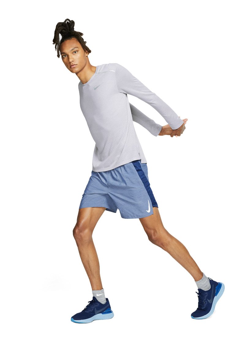 Nike super Runner. Nike в руках. Одежда для рук найк. Super Sleeves.