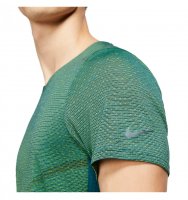 Футболка Nike Pinnacle Run Division Short Sleeve Top