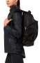 Рюкзак 2XU Distance Backpack артикул UQ3803g BLK/BLK черный фото на модели сбоку №3