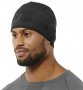 Шапка Asics Beanie Graphic артикул 146819 0904 черная с серым принтом и логотипом фото на модели №2