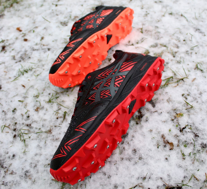 В сложных условиях: подборка кроссовок для бега по снегу и льду |  Интернет-магазин Runlab